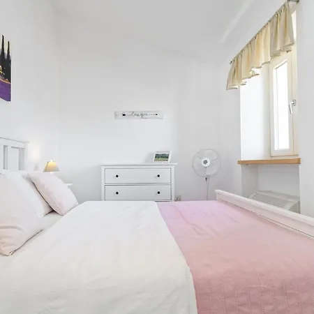 וילה Samanta By Rent Istria Momjan